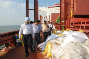 Wheat packing starts again at Kochi port