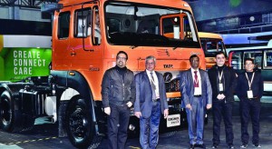 Tata-Motors-launches-new-SIGNA-690x377