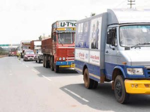 Truckers, cabbies threaten protest over Toll