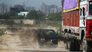 25,000 diesel-run commercial vehicles aged 10+ still ply In Kolkata