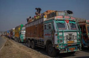 Will block highway if fruit-trucks are not allowed smooth passage: Mehbooba Mufti