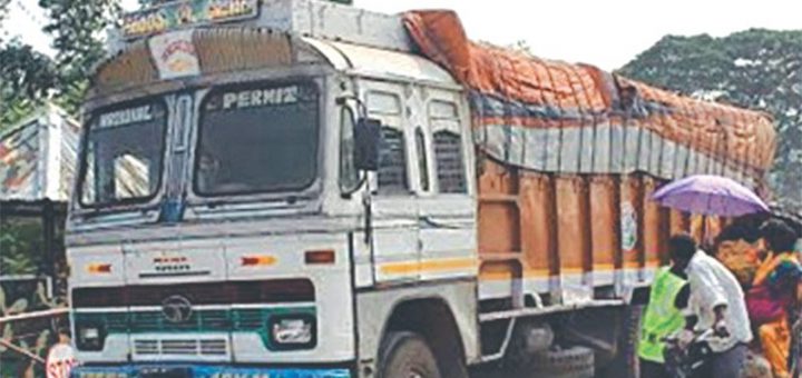 UP govt tightens rule on overloaded vehicles