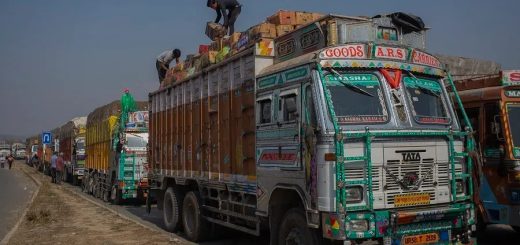 Will block highway if fruit-trucks are not allowed smooth passage: Mehbooba Mufti